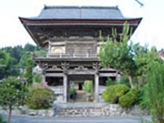 満蔵寺の石門、桜門、山門